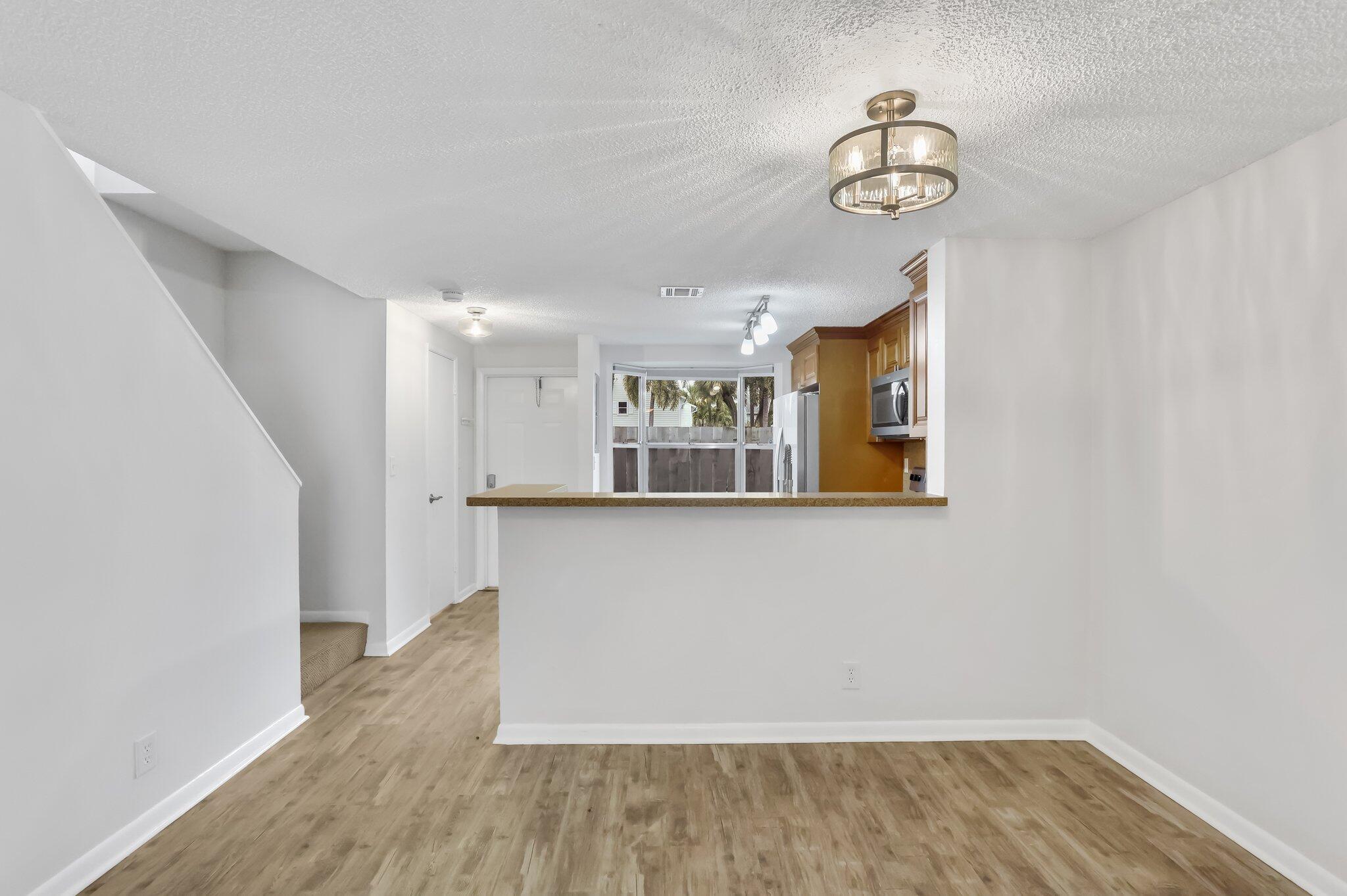 2517 NE 15th Street
