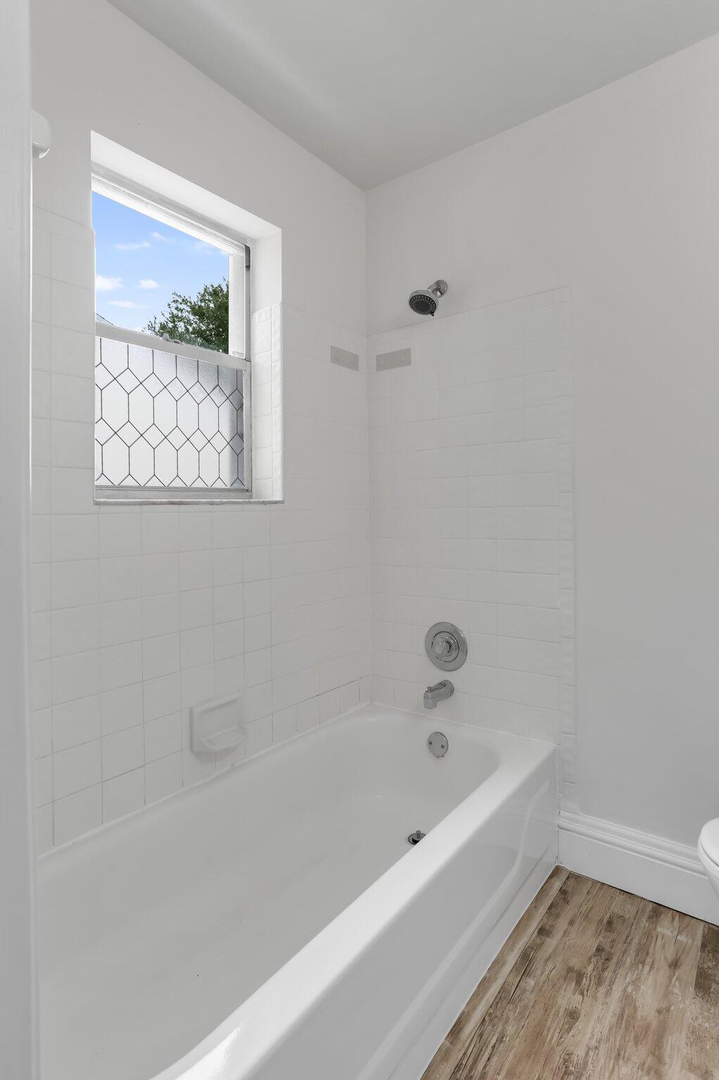 2517 NE 15th Street