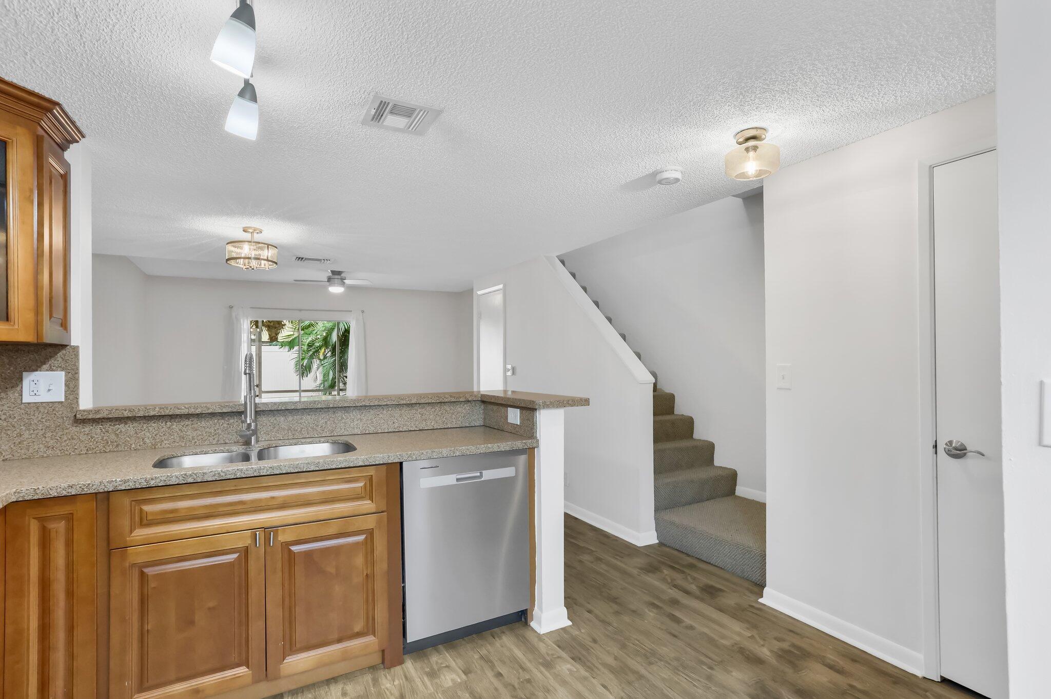 2517 NE 15th Street
