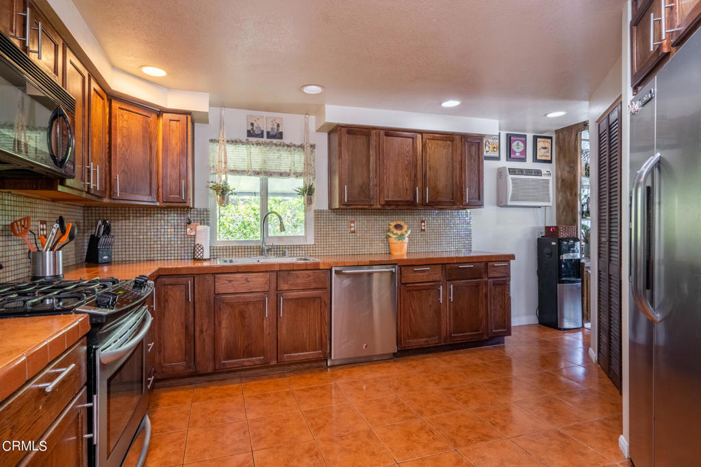 950 Woodland Avenue 42