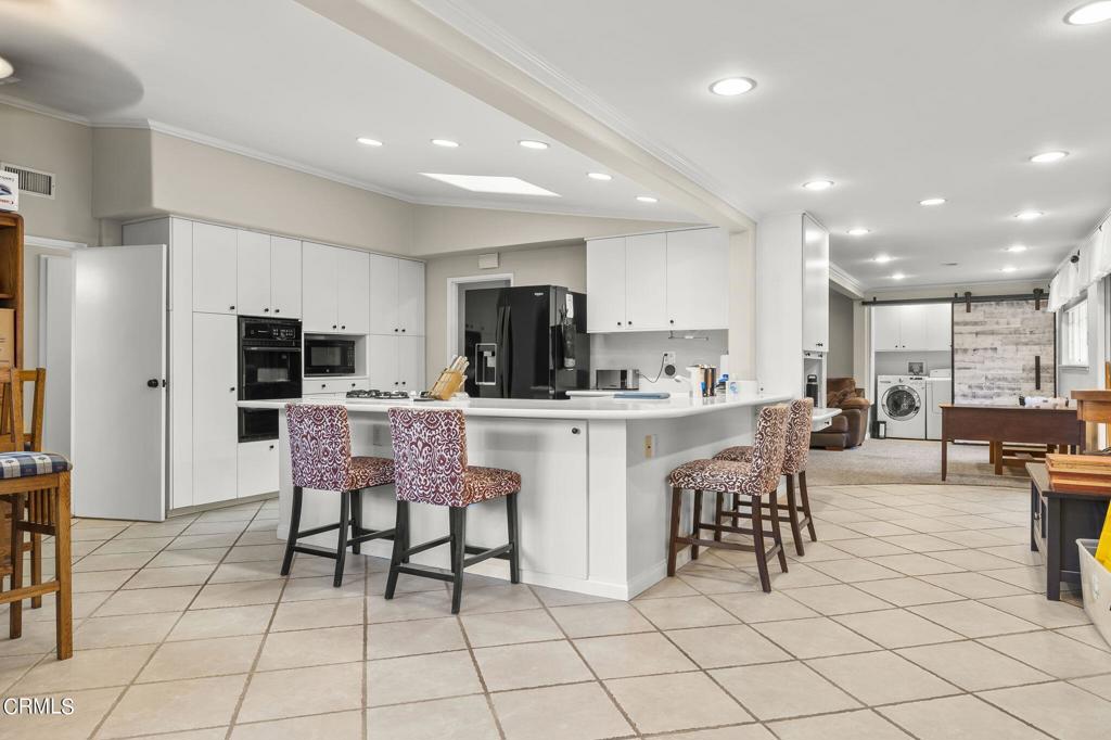 121 W Pleasant Street