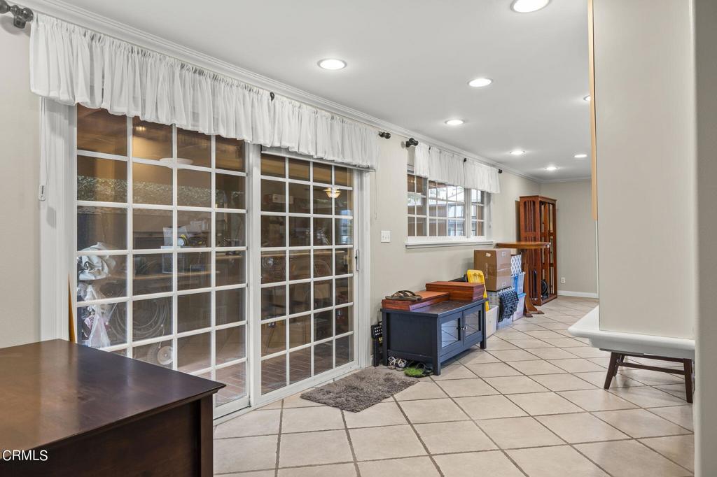 121 W Pleasant Street