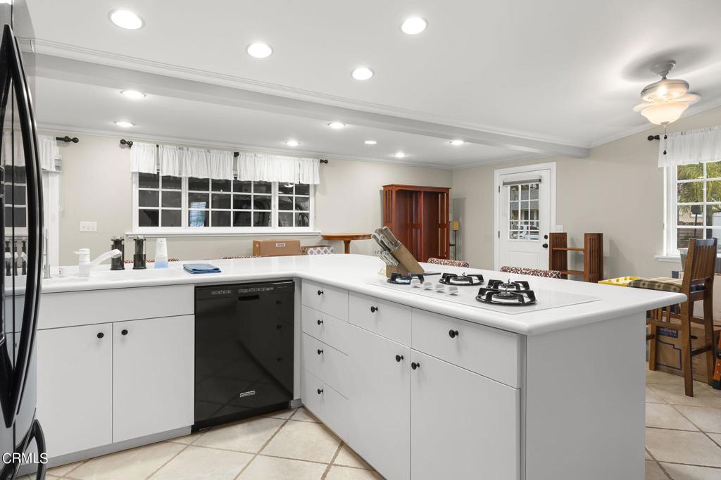 121 W Pleasant Street