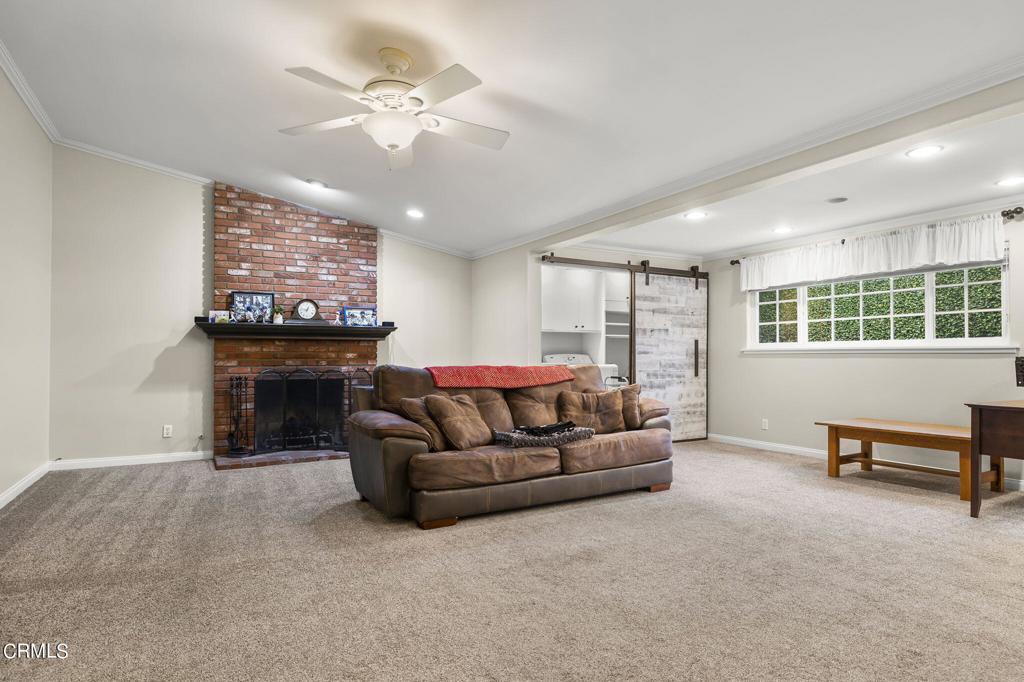 121 W Pleasant Street