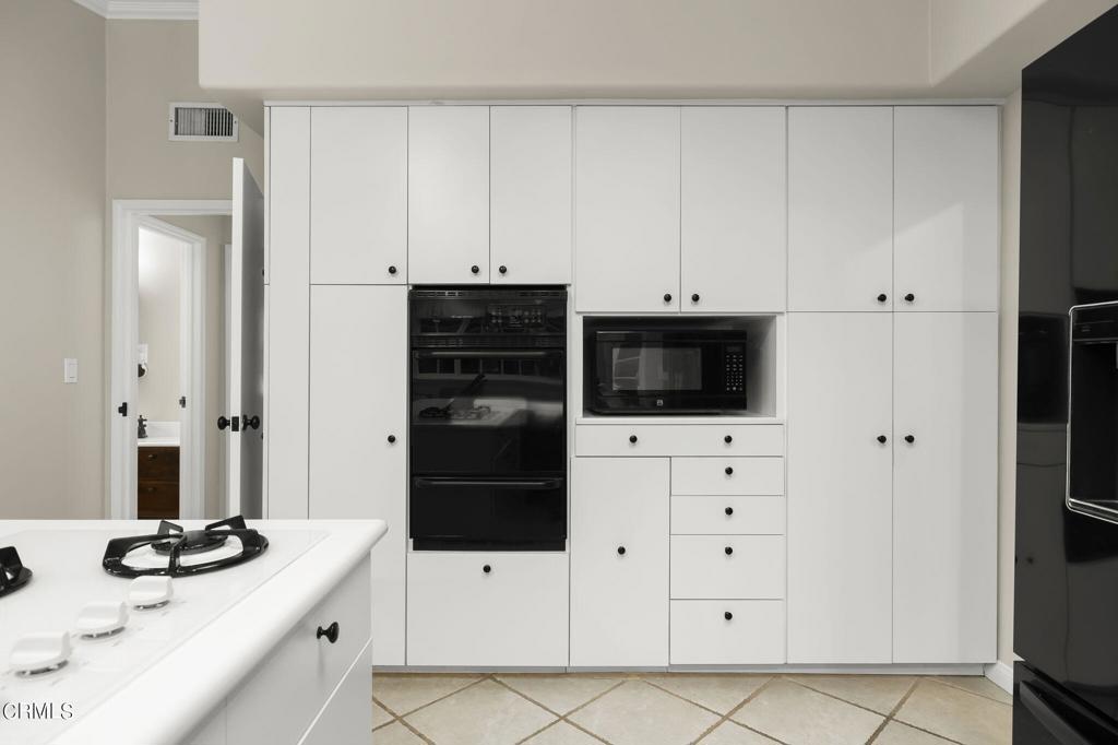 121 W Pleasant Street