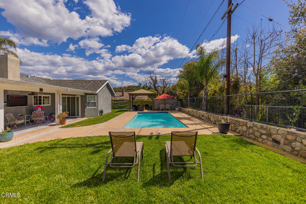 1084 Woodland Avenue