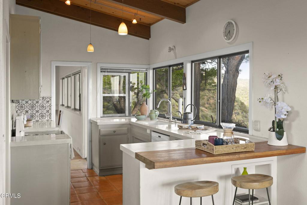 1807 Ladera Road