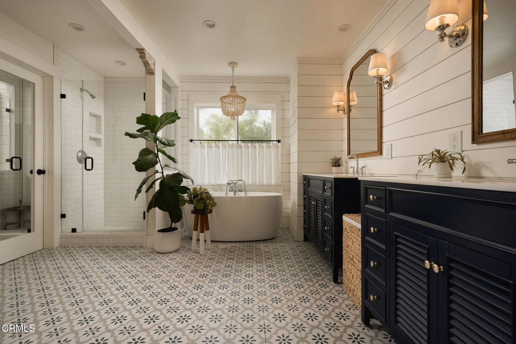 365 Encino Drive