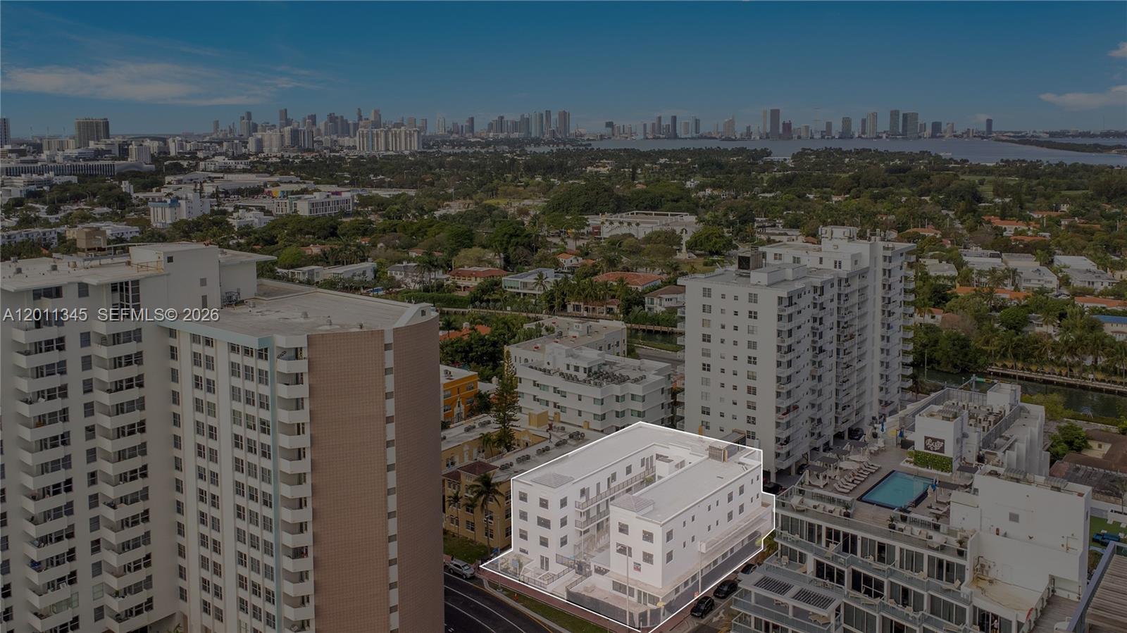 2814 Collins Ave