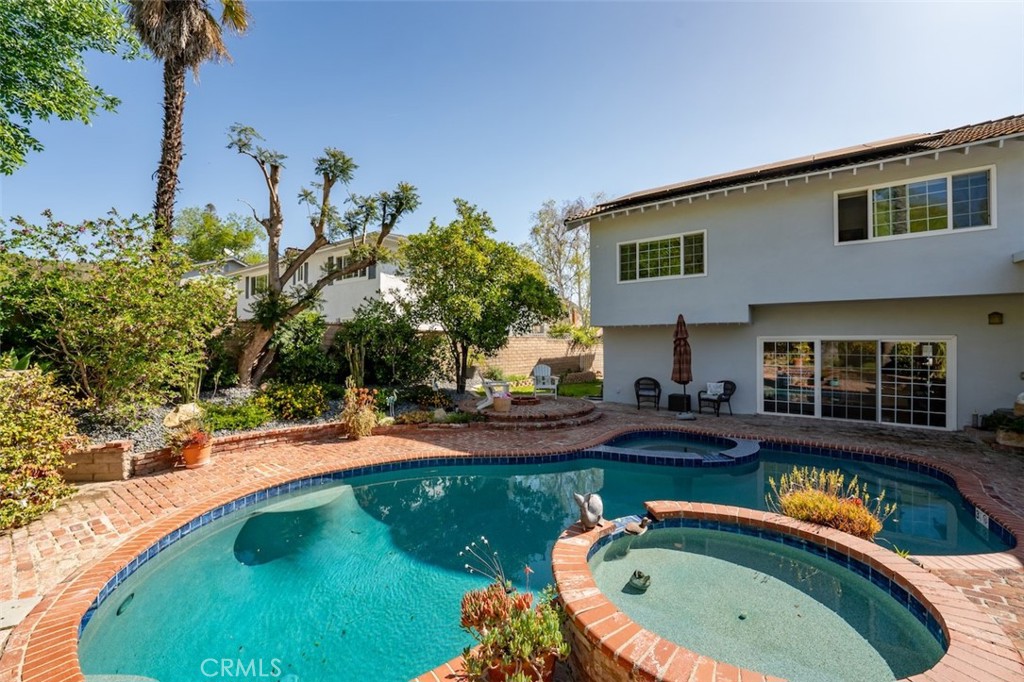 27093 Esward Drive