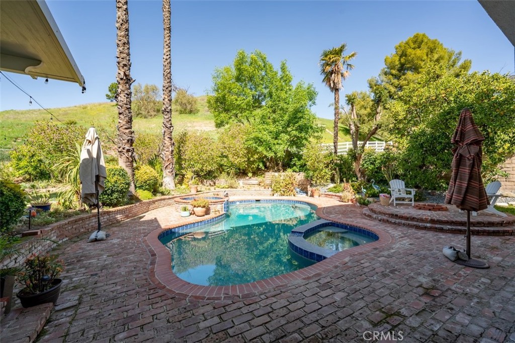 27093 Esward Drive