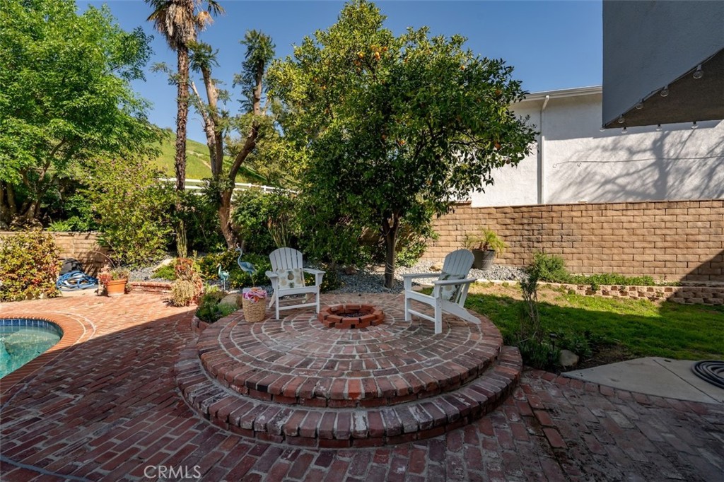 27093 Esward Drive