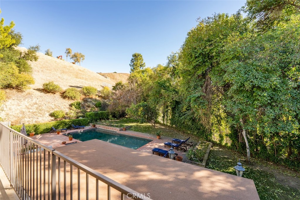 5250 Scott Robertson Road