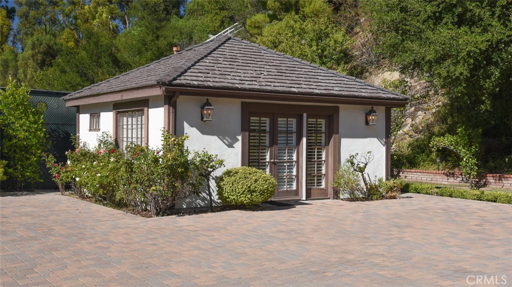 5250 Scott Robertson Road