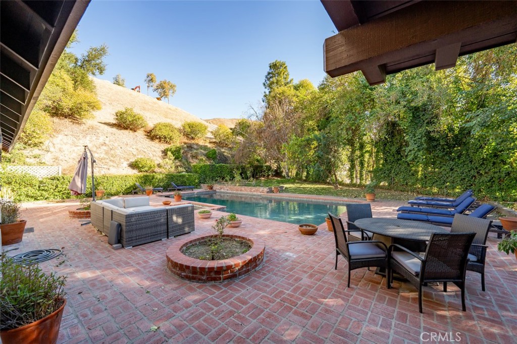 5250 Scott Robertson Road