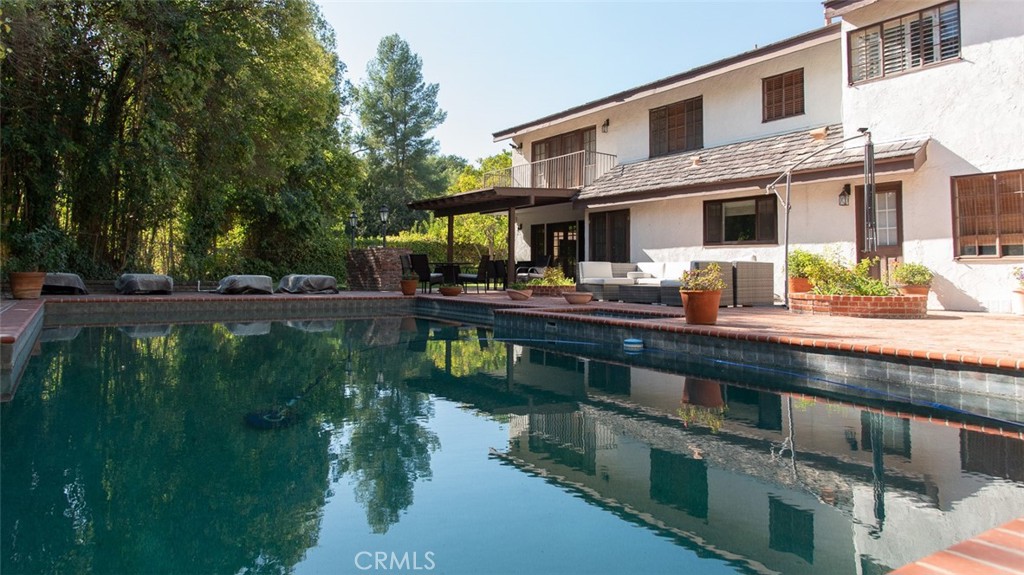 5250 Scott Robertson Road