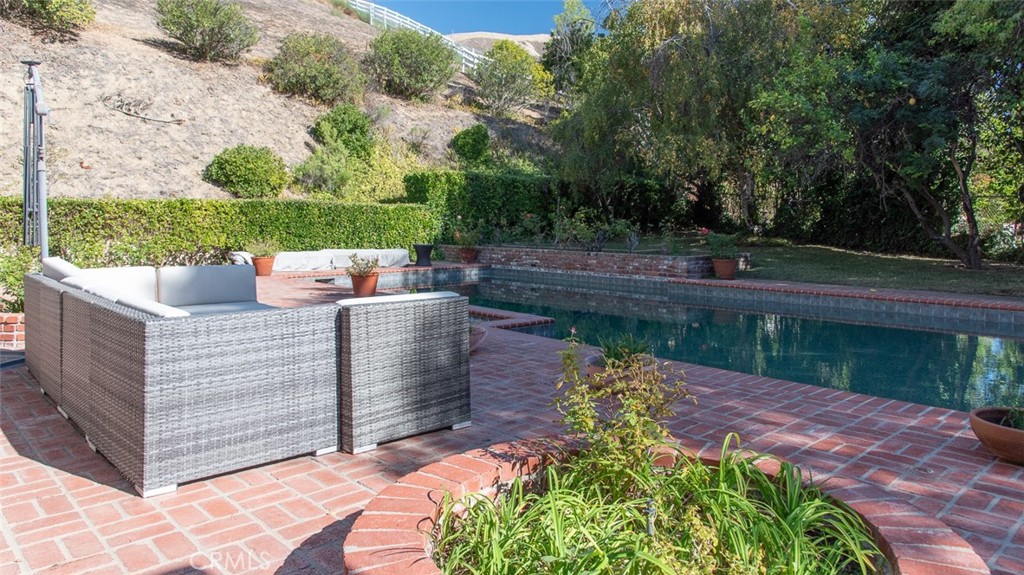 5250 Scott Robertson Road