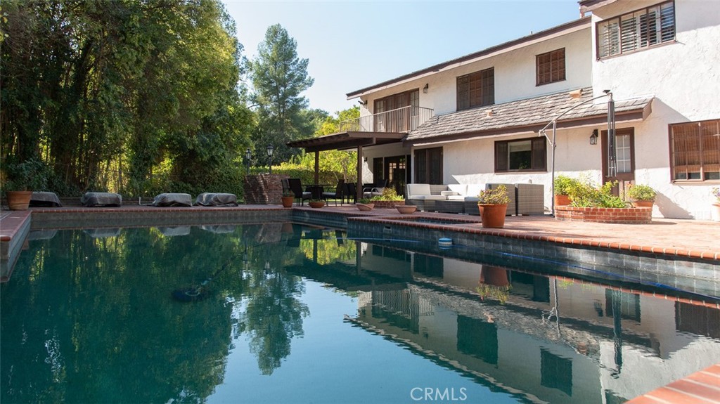 5250 Scott Robertson Road