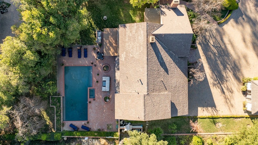 5250 Scott Robertson Road