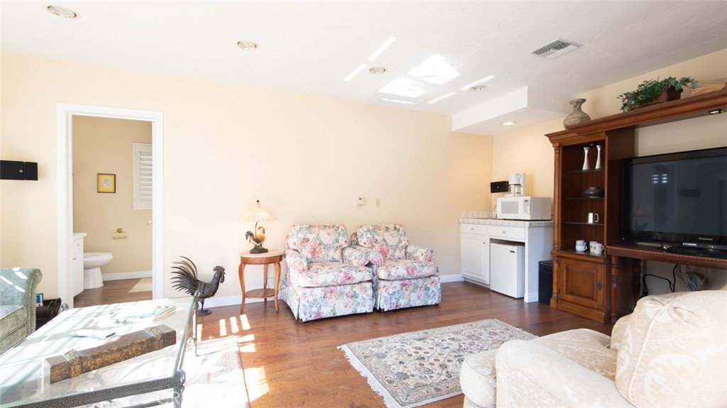 5250 Scott Robertson Road