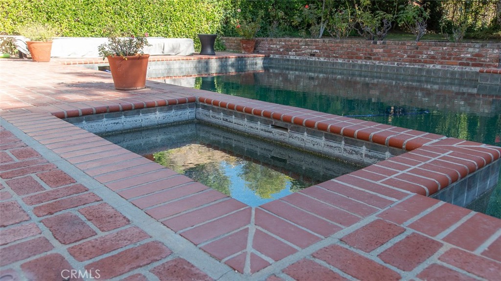 5250 Scott Robertson Road