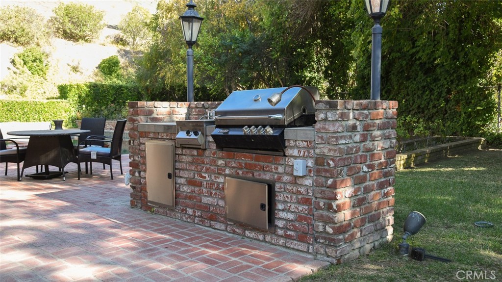 5250 Scott Robertson Road