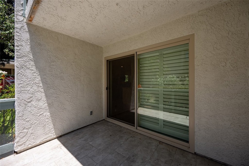 4642 Park Granada