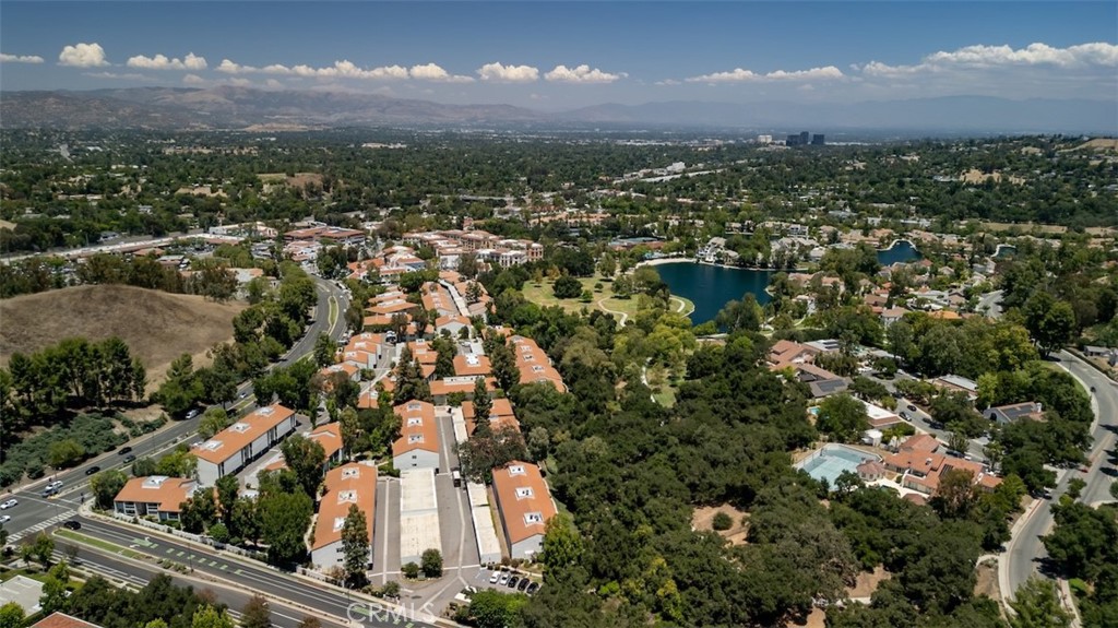 4642 Park Granada