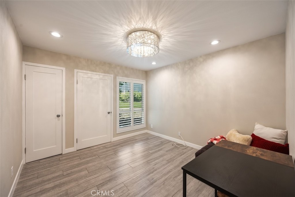 4642 Park Granada