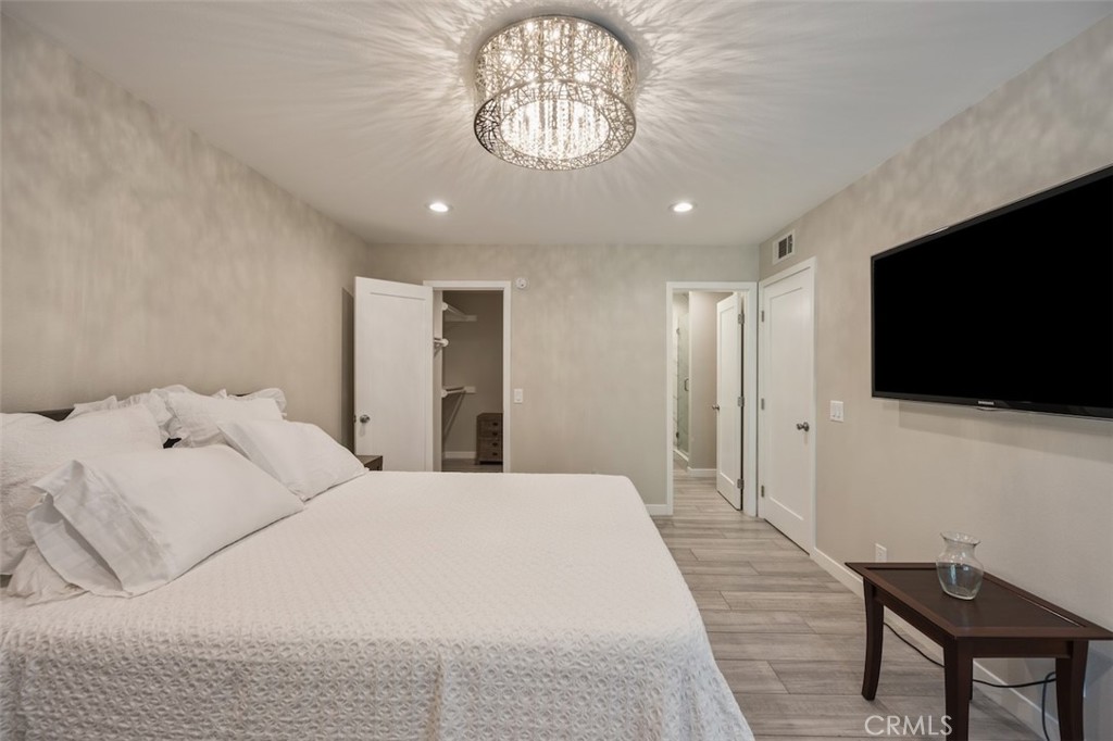 4642 Park Granada