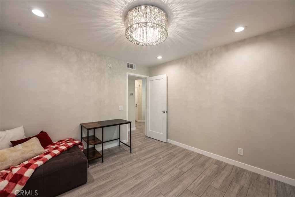 4642 Park Granada