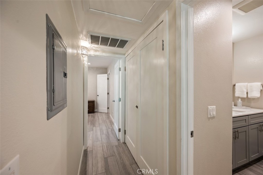4642 Park Granada