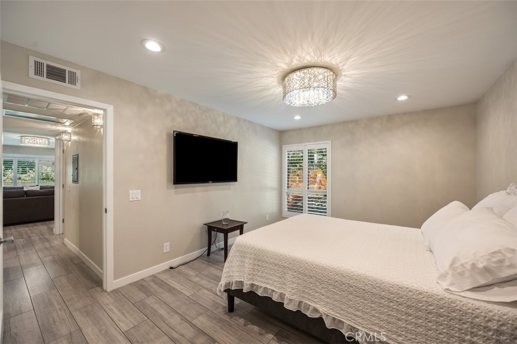 4642 Park Granada