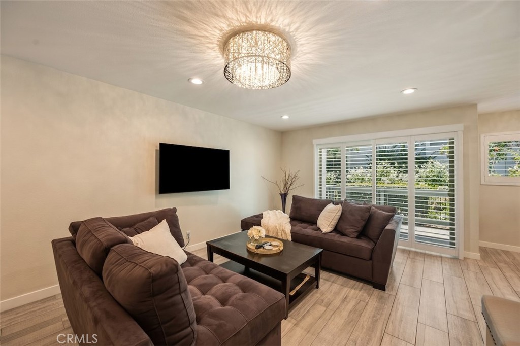4642 Park Granada