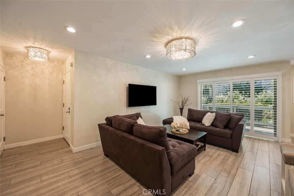 4642 Park Granada
