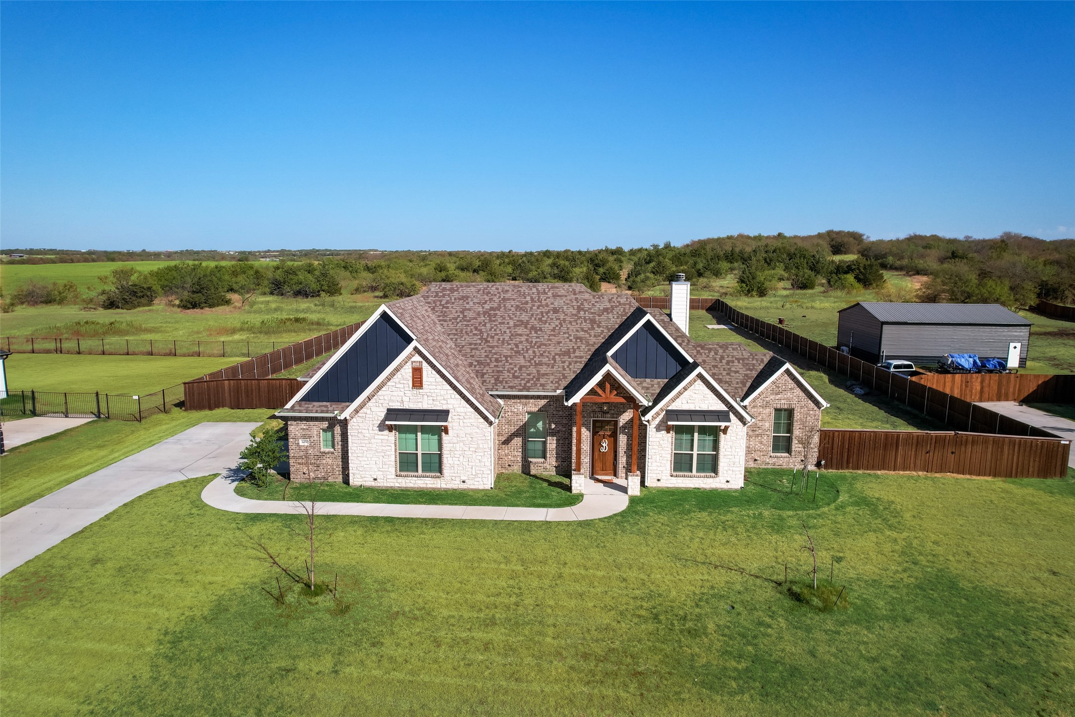 6450 Eyrie Bend