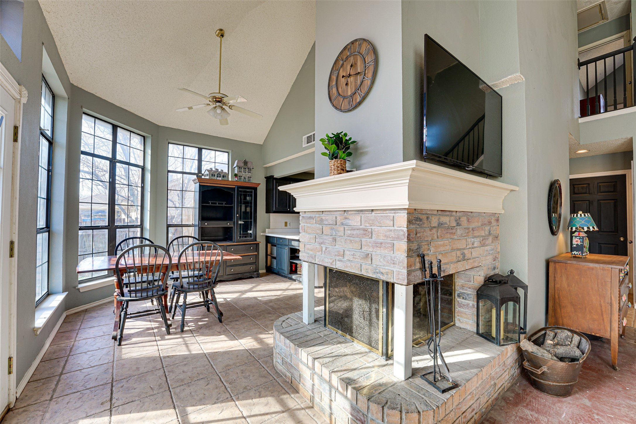 922 Short Line Boulevard