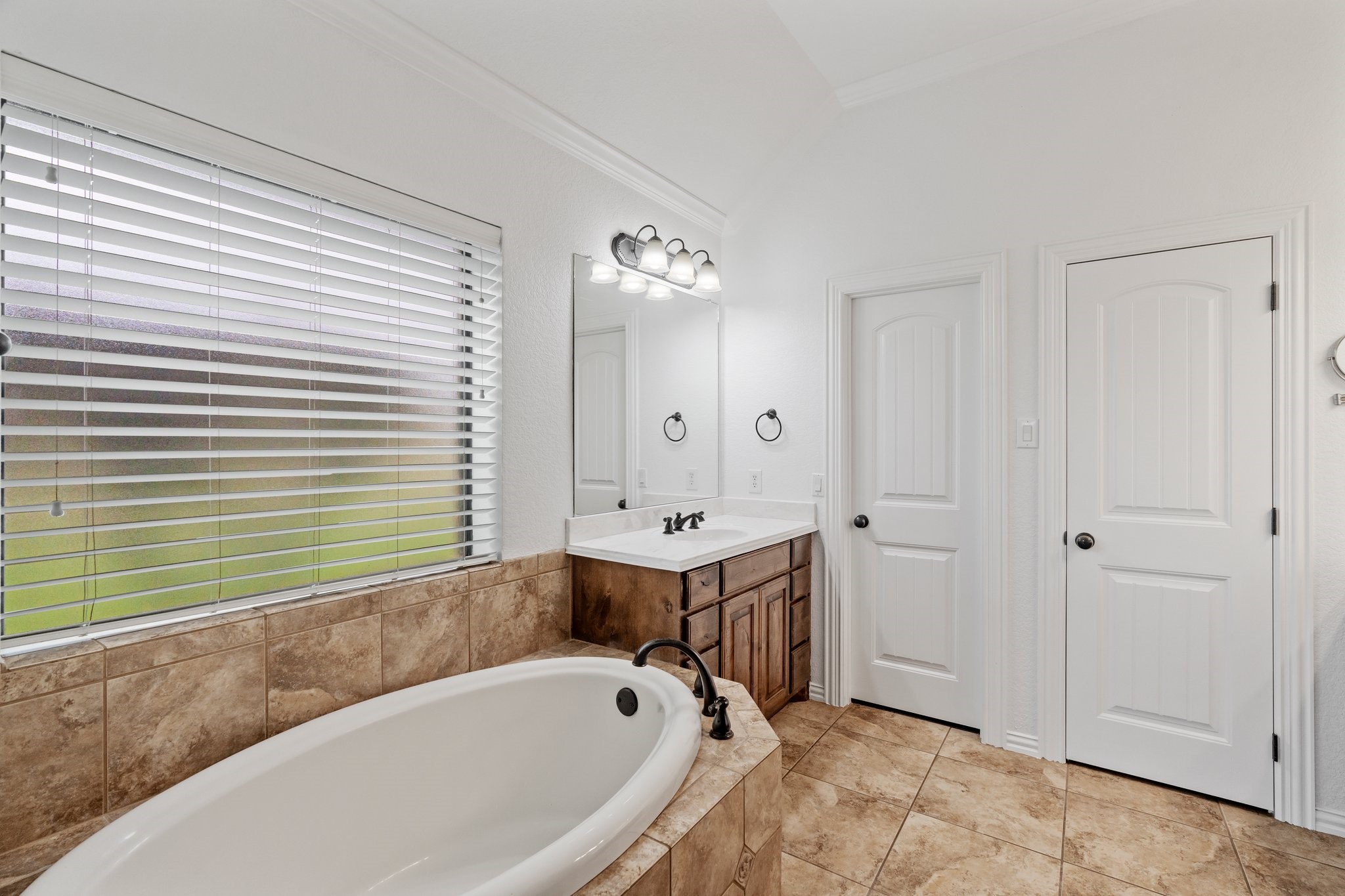 401 Bluff Creek