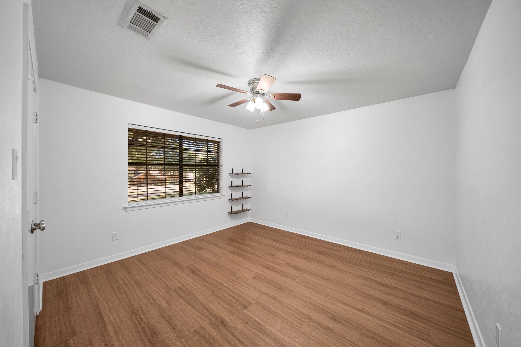 908 Little Creek Trail