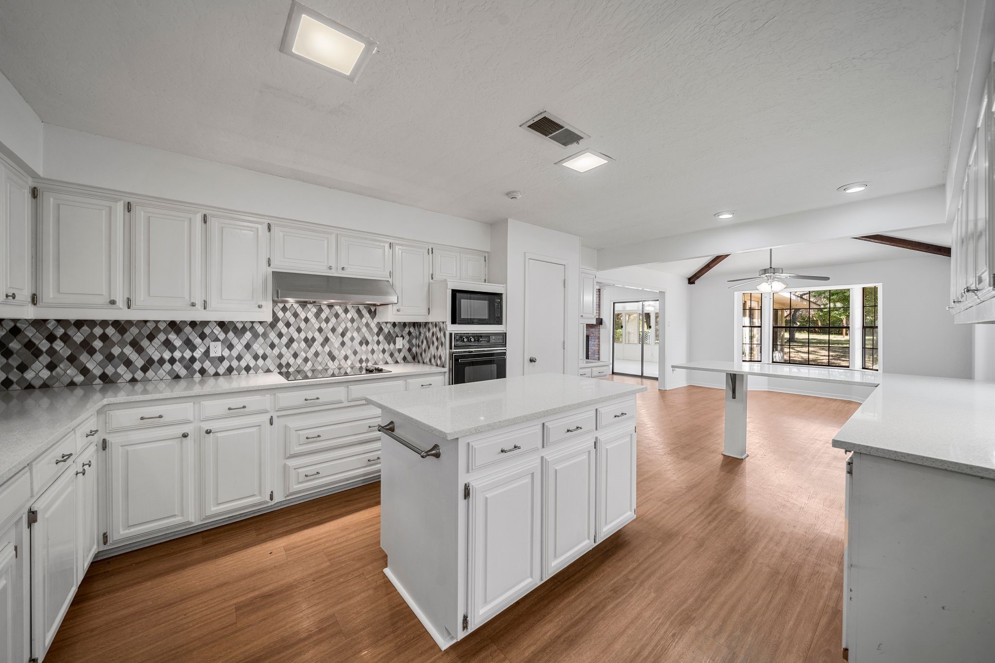 908 Little Creek Trail