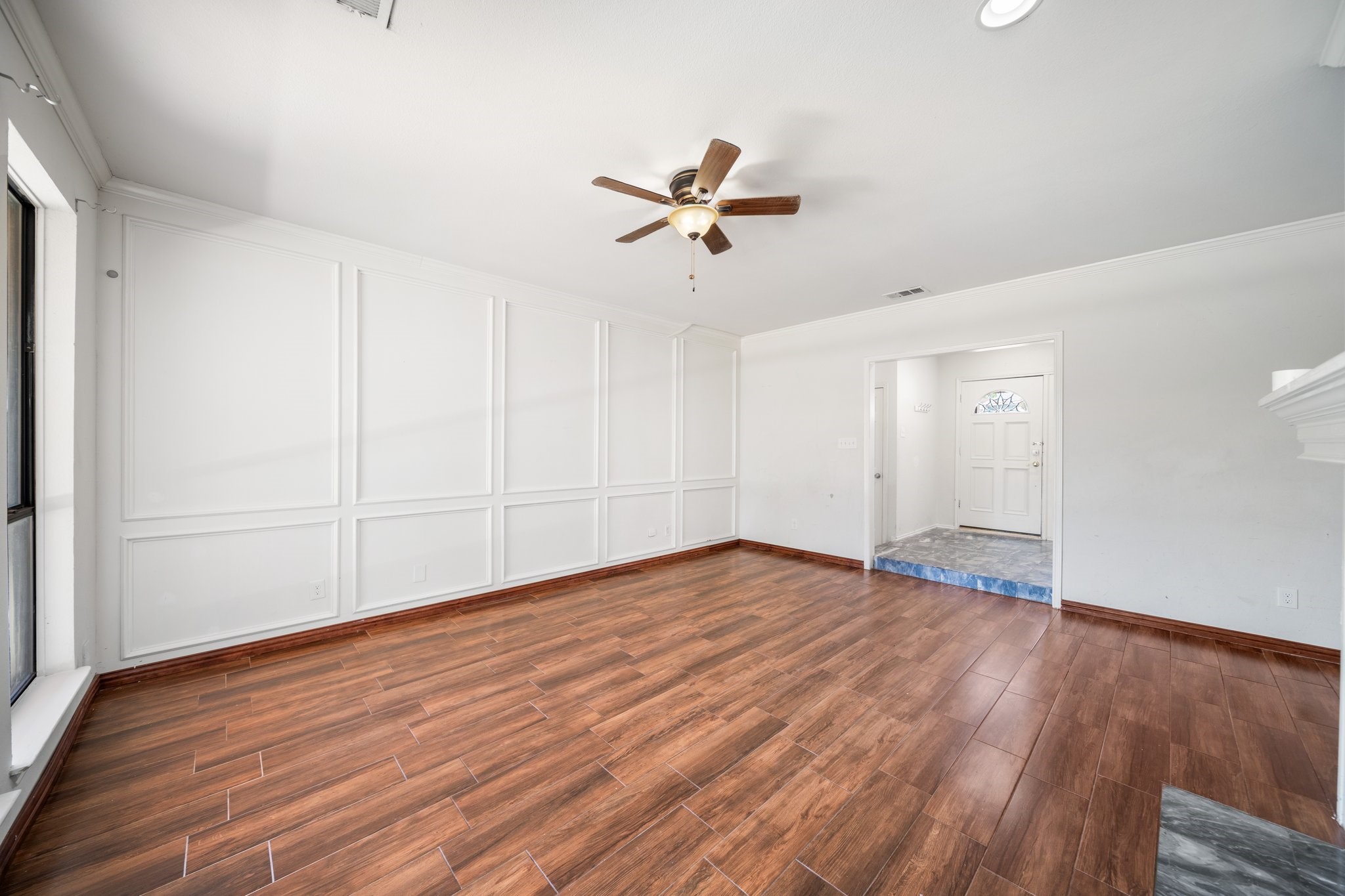 527 Meadowcreek Drive