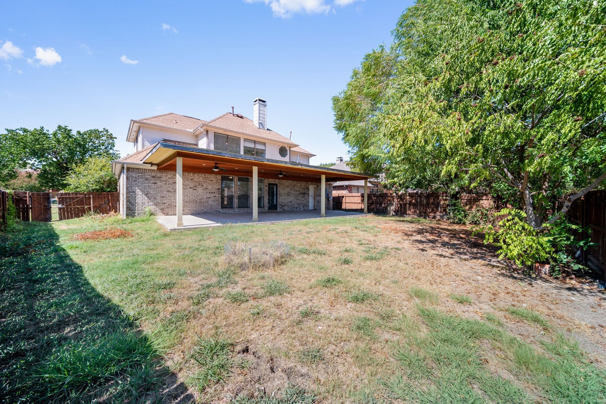 527 Meadowcreek Drive