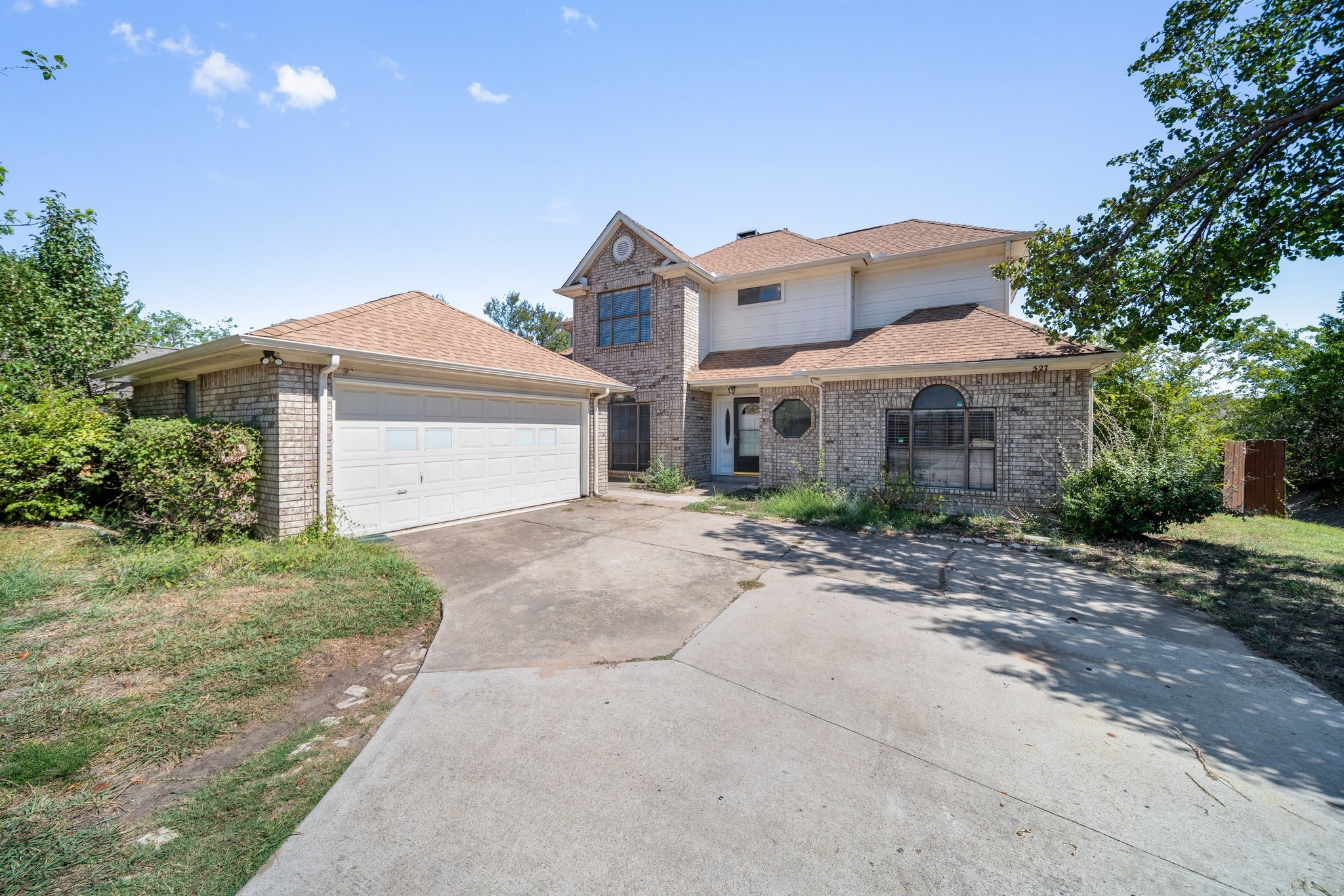 527 Meadowcreek Drive