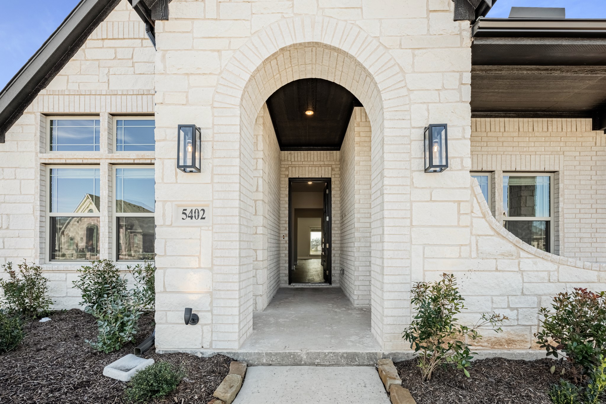 5402 Rowlan Row