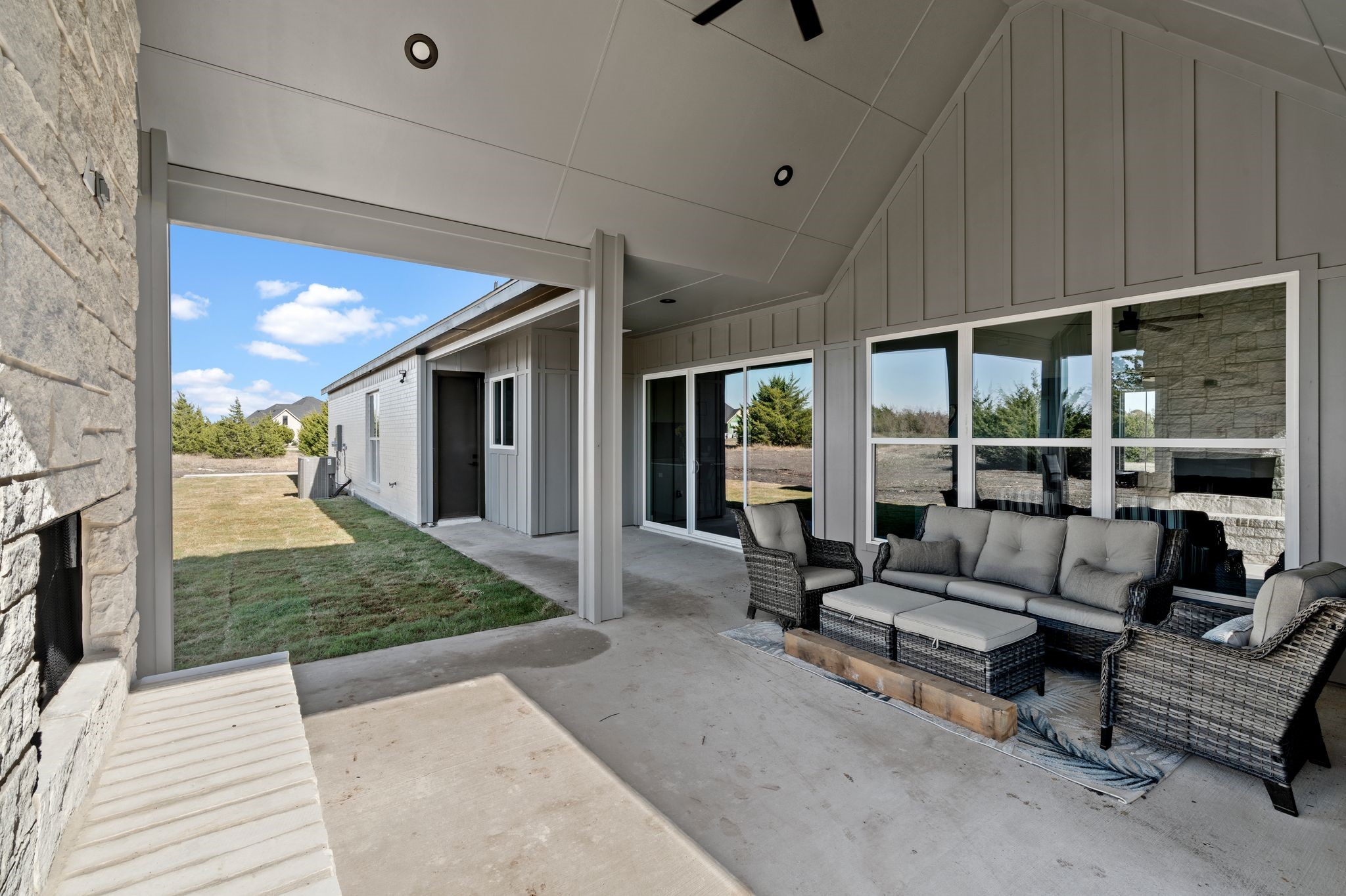 3071 Glen Oaks Drive