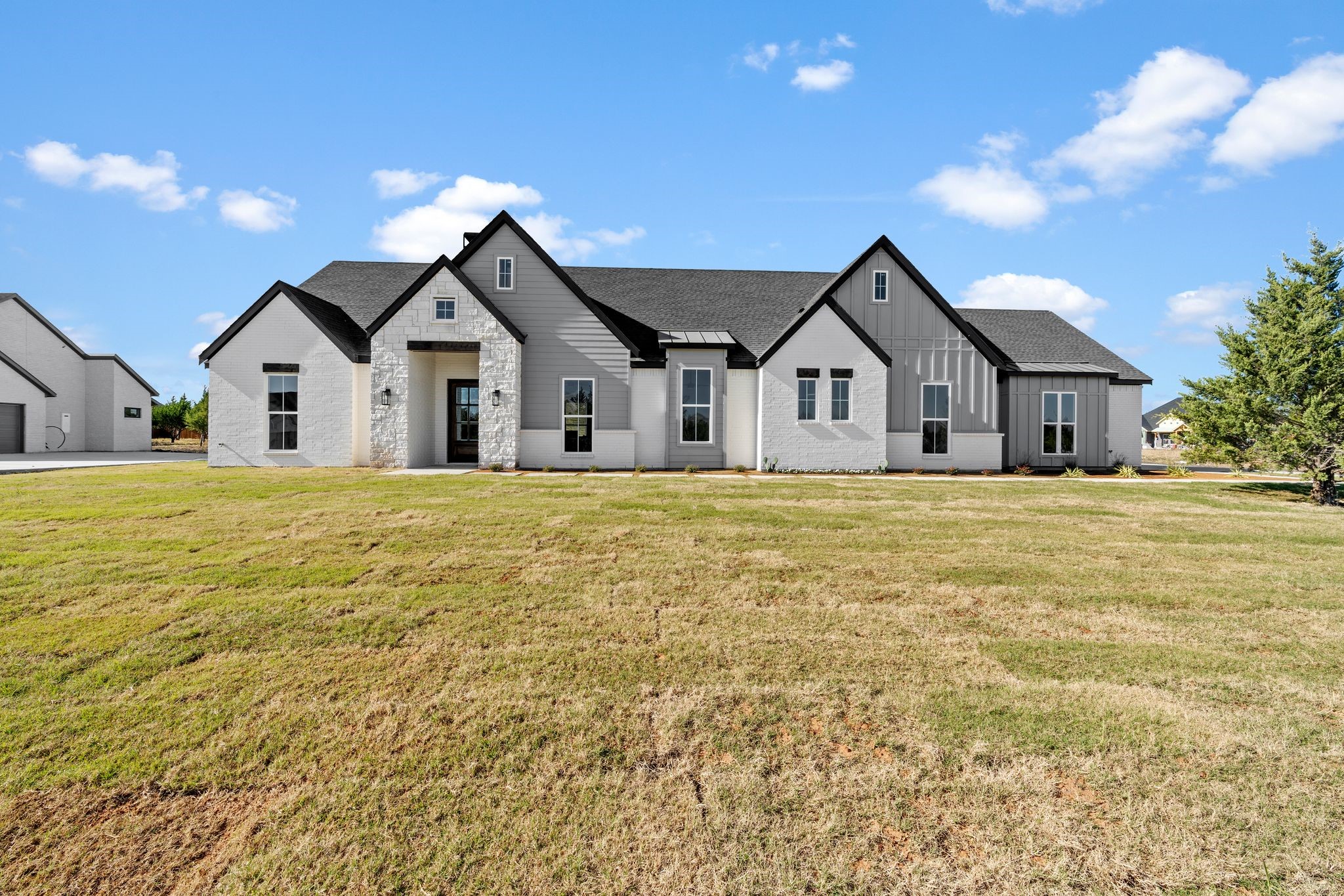 3071 Glen Oaks Drive