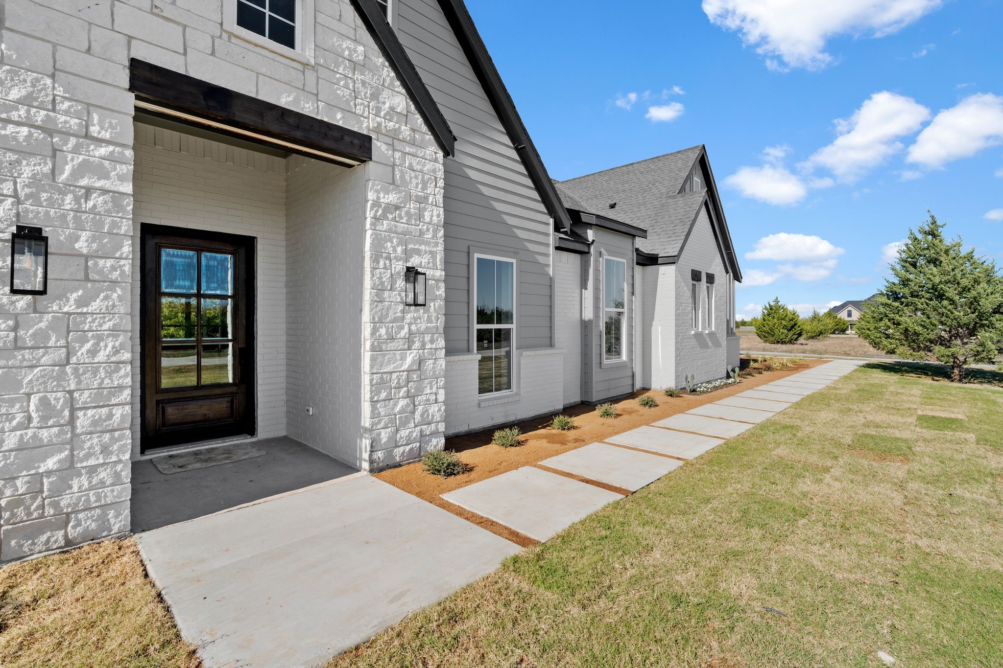 3071 Glen Oaks Drive