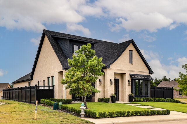 1413 Ethan Circle