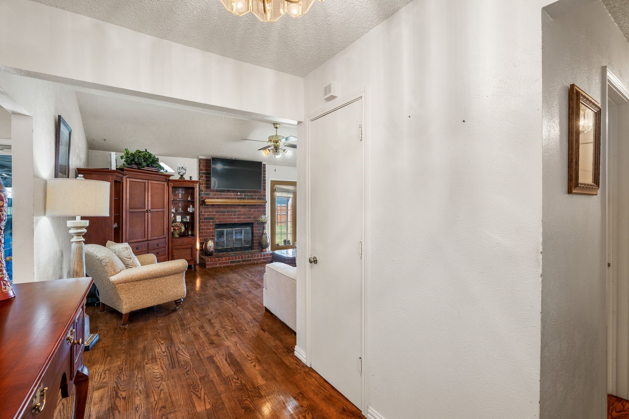 1325 Greenbriar Lane