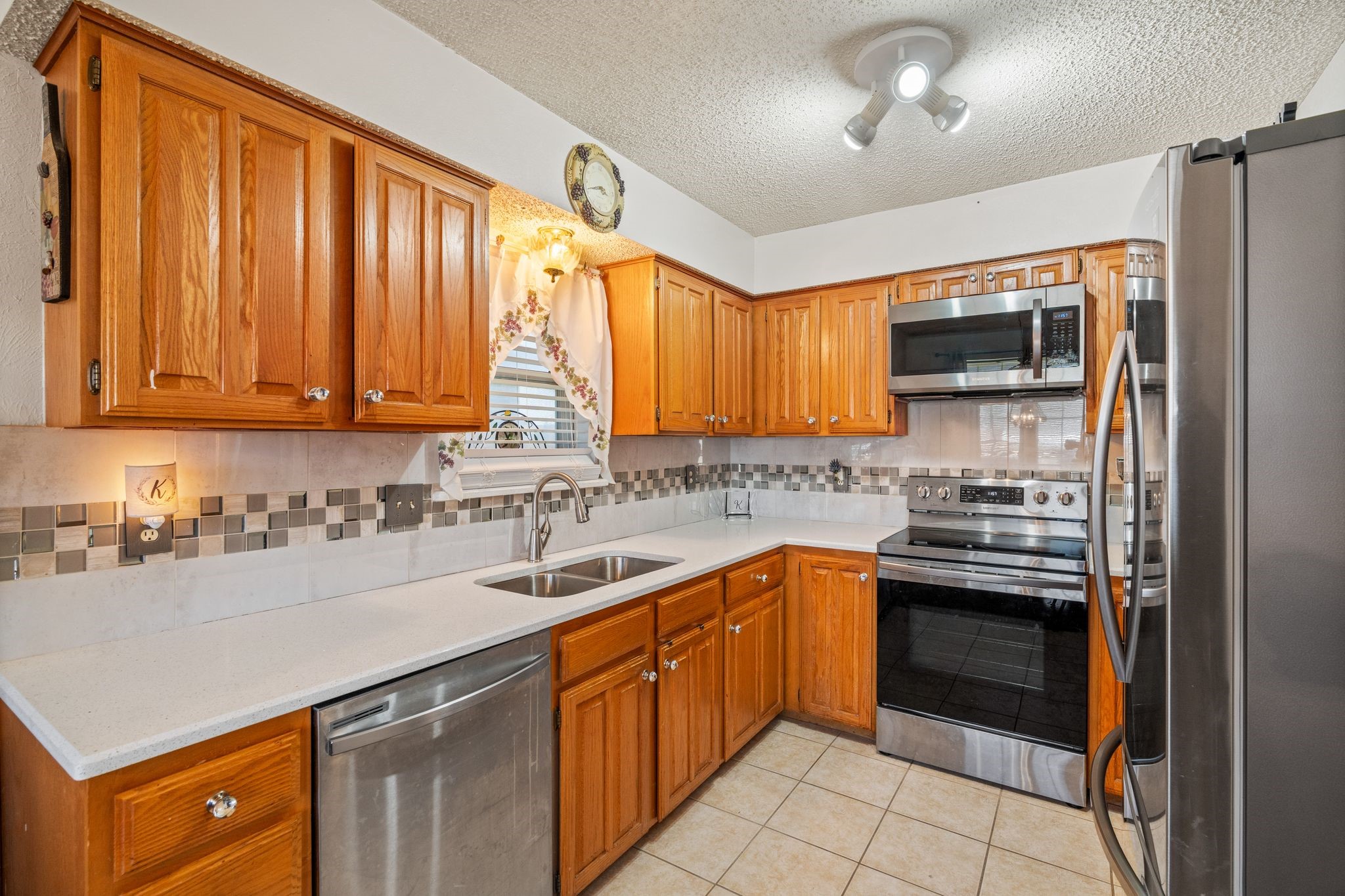 1325 Greenbriar Lane